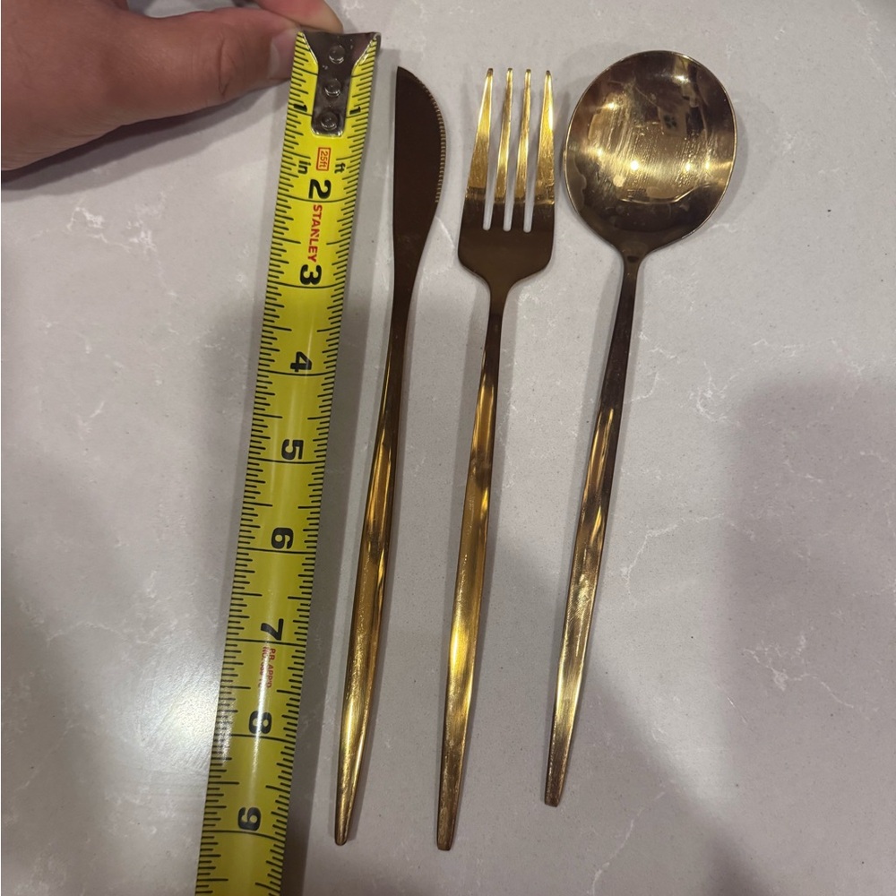 Elegant Gold Cutlery Set